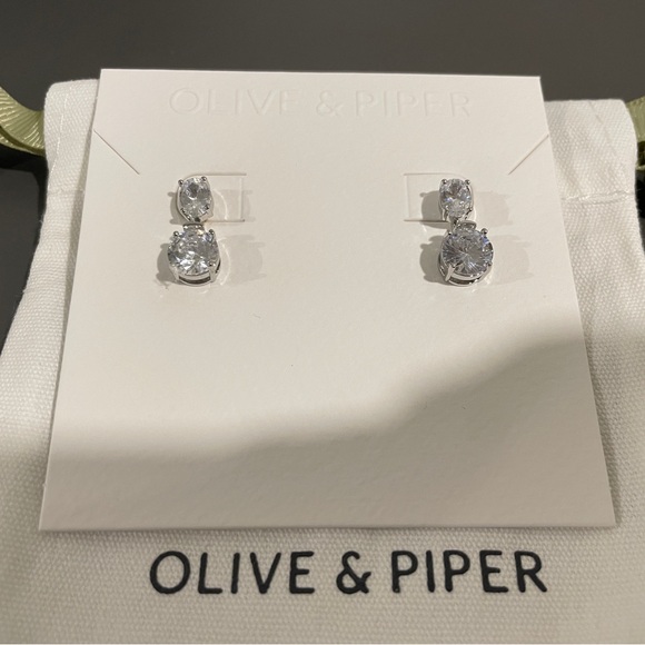 Olive & Piper earrings NEVER WORN! - Picture 3 of 5